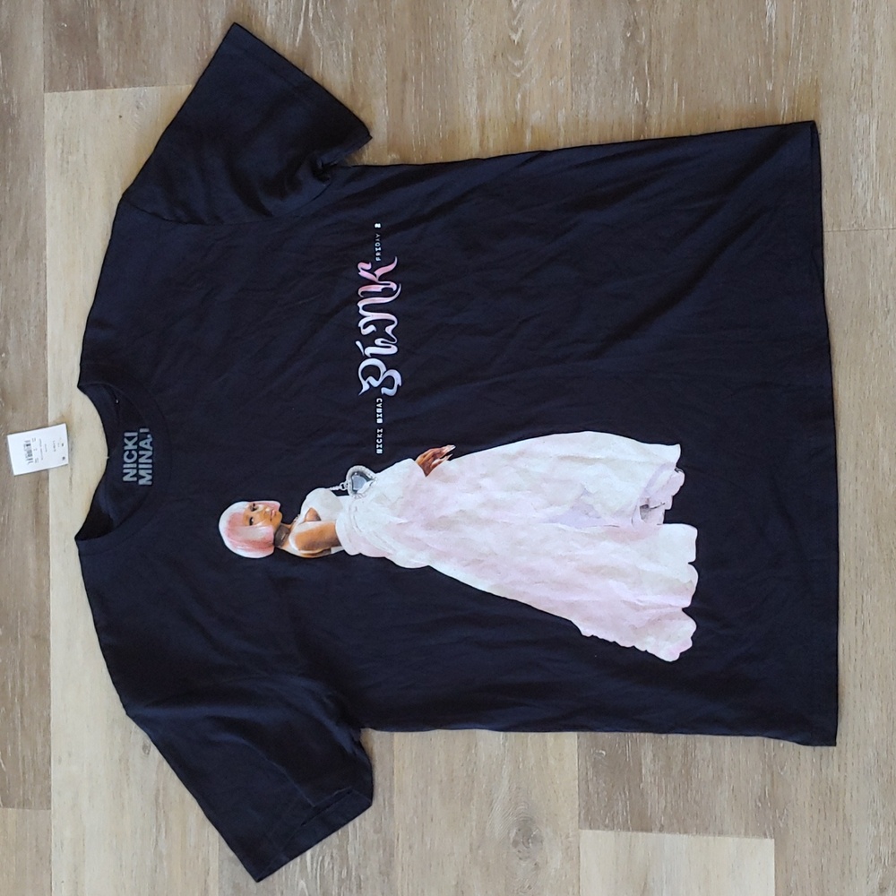 NWT Nicki Minaj Women's Graphic T-Shirt Black Size L
